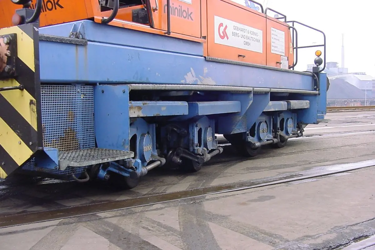 Translok DH 140-162 Zweiwegefahrzeug im Hafenbetrieb