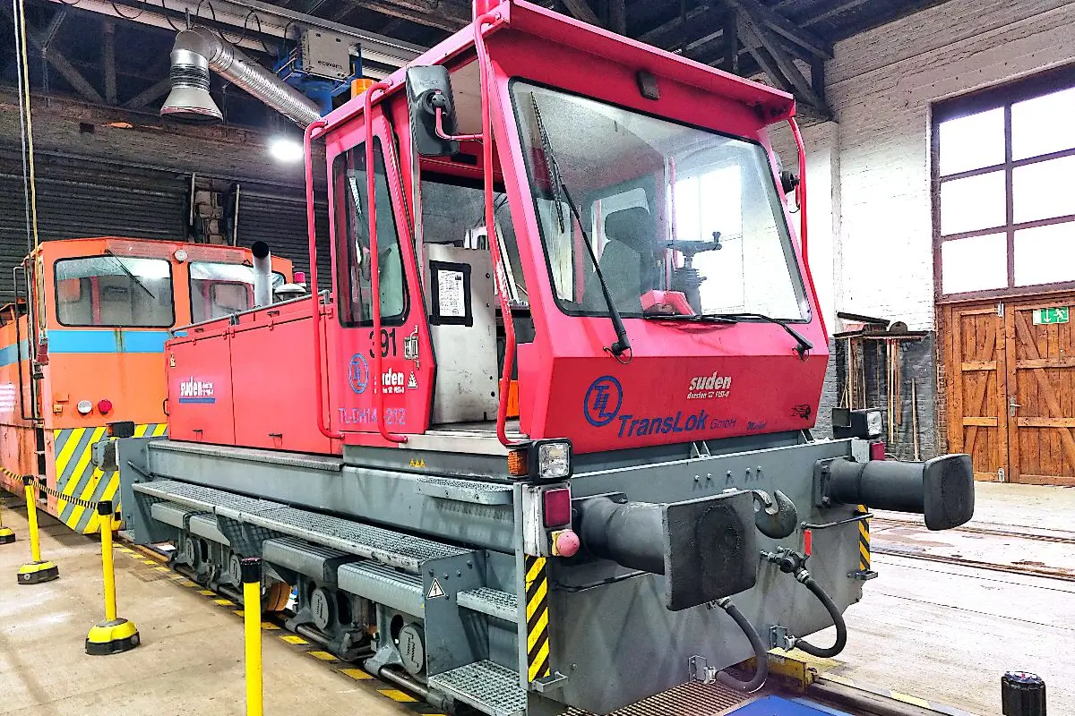 Translok DH 140-212 Vor- und Seitenansicht in der Halle